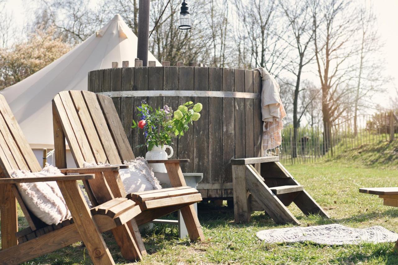 Landhoeve Hotel Oosterwolde  Bagian luar foto