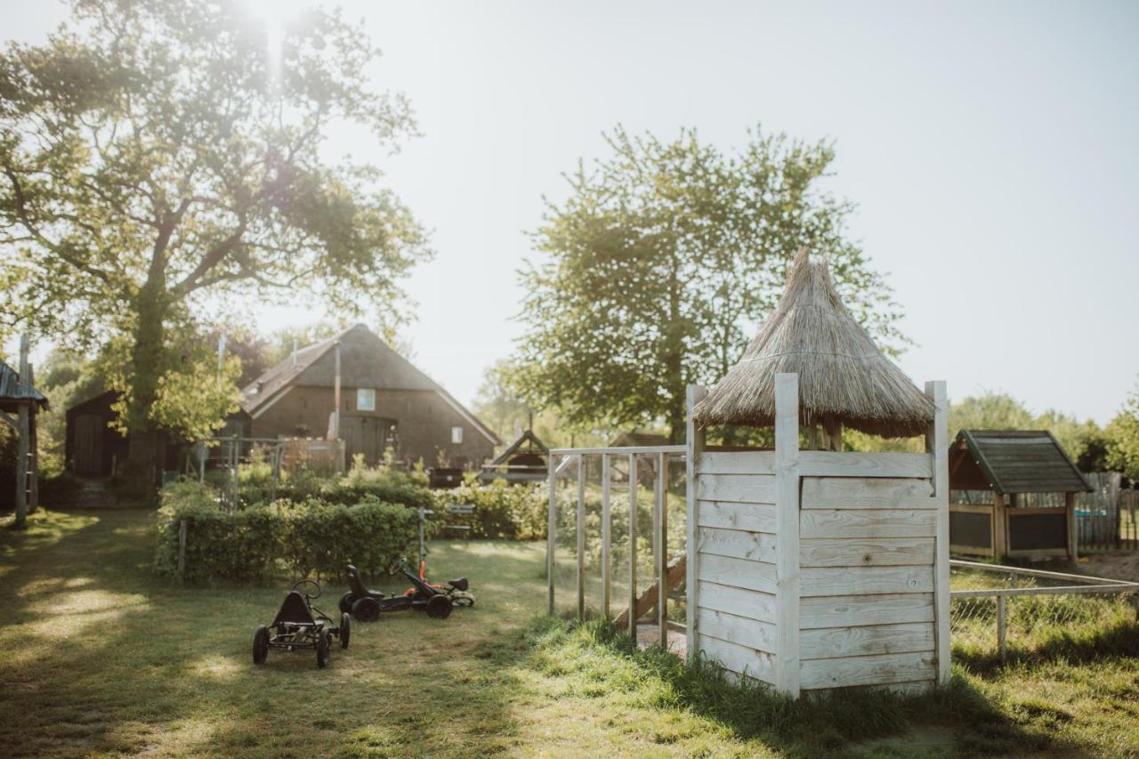 Landhoeve Hotel Oosterwolde  Bagian luar foto